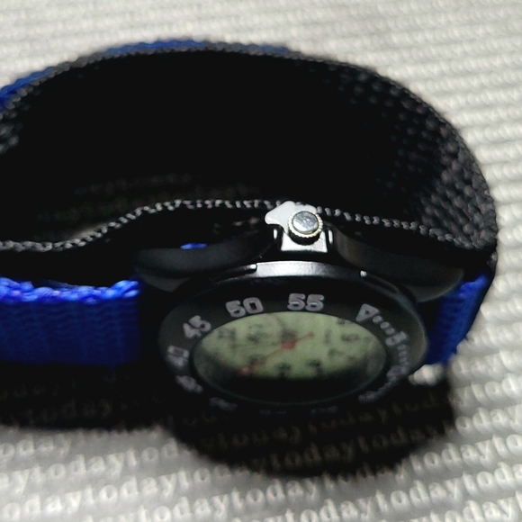 Unisex Sport Watch - Picture 4 of 5